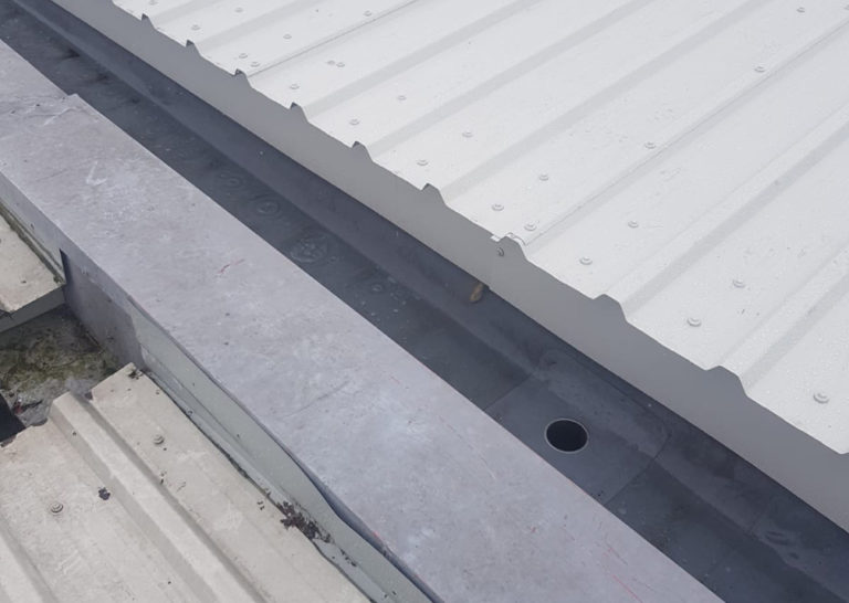 Camclad Contractors Ltd Cambridge East Anglia UK - Roof Repairs - Industrial Cladding - Kingspan Panels Installer - Kingspan Approved Installer