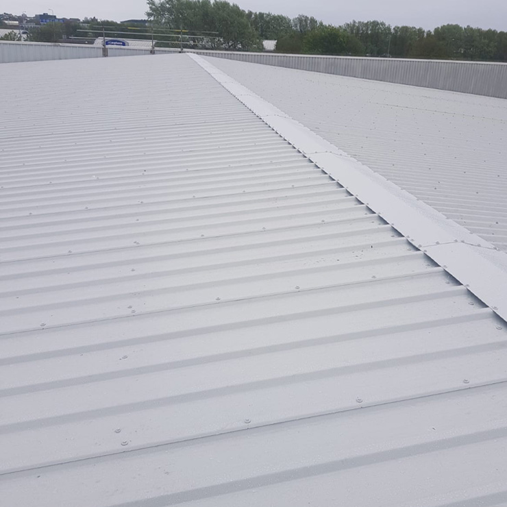 Gapton Leisure Great Yarmouth - Roof Repairs - Industrial Cladding - Camclad Contractors Ltd Cambridge London UK