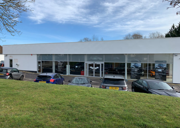 Camclad Contractors Ltd Cambridge UK - Aston Martin Showroom - Industrial Cladding - Cladding Contractors - Kingspan Panels Installer